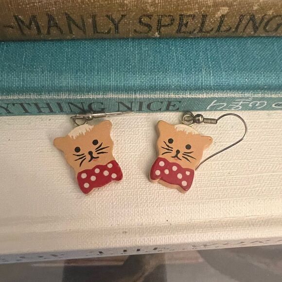 Retro Cat w bow tie dangle wood earrings. - Picture 2 of 5